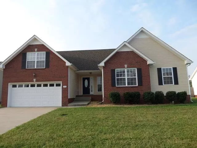 1180 Country Fields Ln, Clarksville, TN 37040