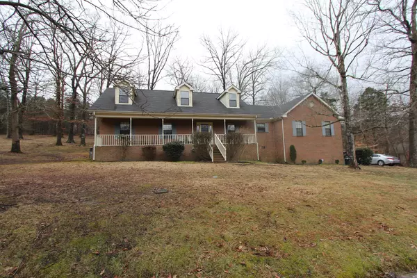 211 Woodlands Dr, Kingston Springs, TN 37082