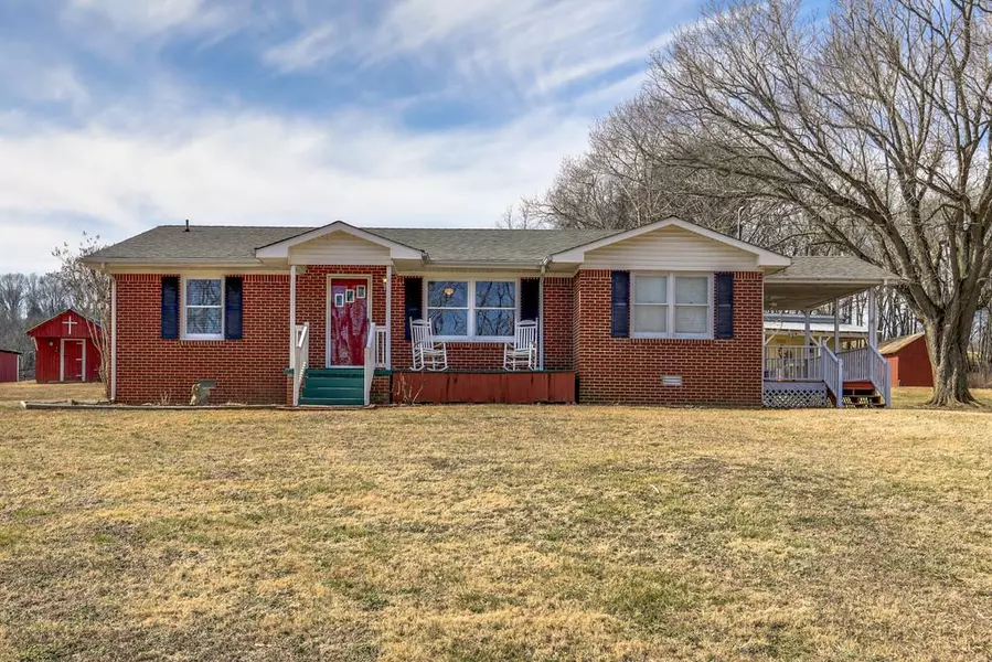 4589 Leipers Creek Rd, Williamsport, TN 38487