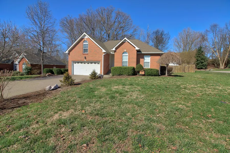 1153 Franklin Dr, Greenbrier, TN 37073