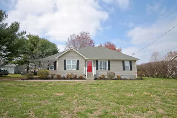 7415 Greenway Dr, Murfreesboro, TN 37130