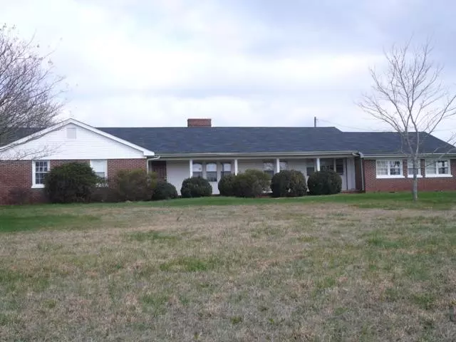 430 Howell Hill Rd, Kelso, TN 37348