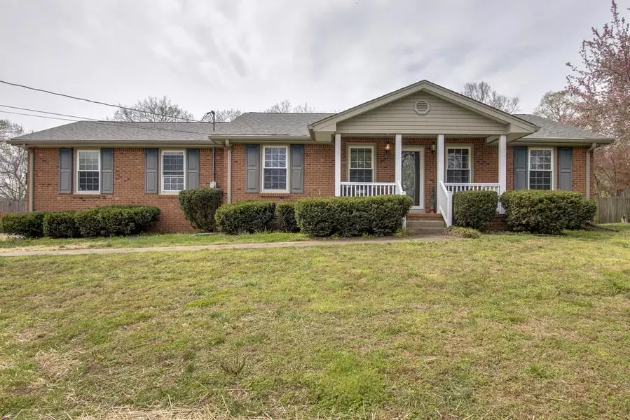 171 Honeysuckle Dr, Hendersonville, TN 37075