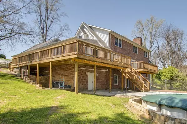 208 Virginia Ave, Carthage, TN 37030