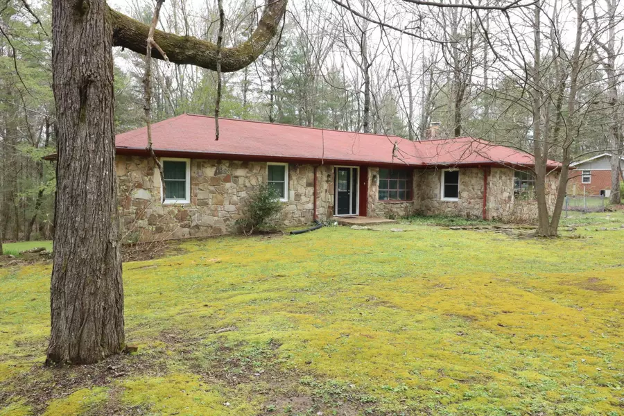 885 Lake Odonnell Rd, Sewanee, TN 37375