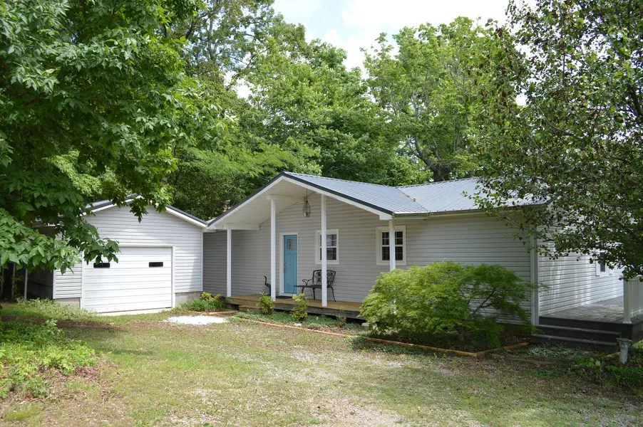 321 Tenn Dr, Estill Springs, TN 37330