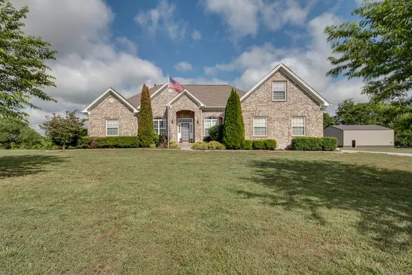 3729 Bosk Ln, College Grove, TN 37046