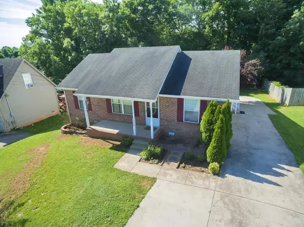 326 Donna Dr, Clarksville, TN 37042