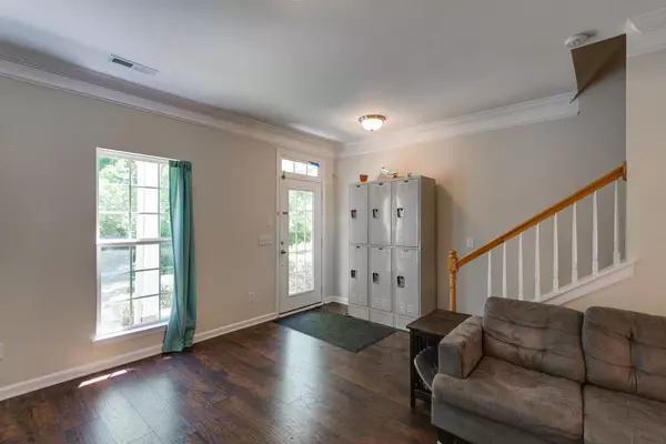 Nashville, TN 37211,805 Hobbit Lane