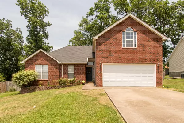 1012 Betty Lou Ln, La Vergne, TN 37086