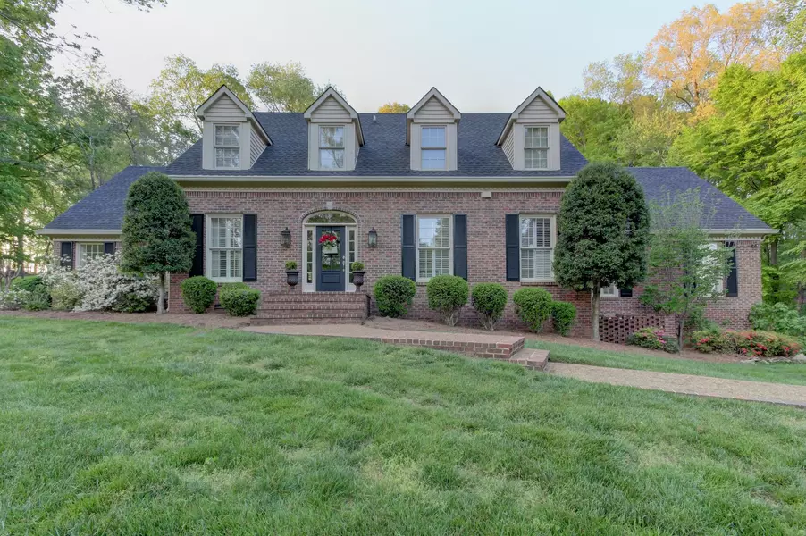 811 Foxwood Rd, Clarksville, TN 37043