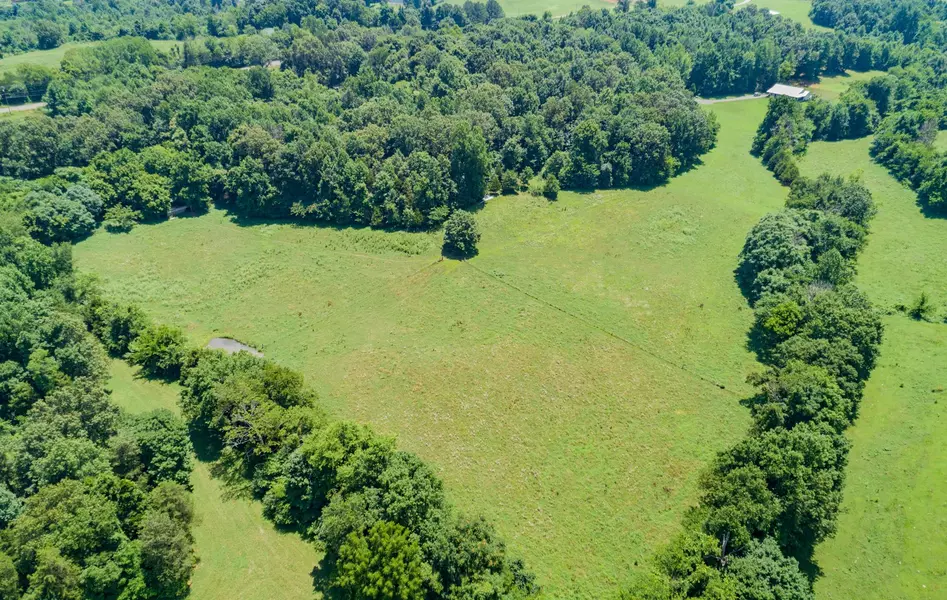 2 Yarbrough Cir, Cunningham, TN 37052