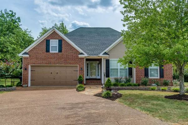 1609 Bryson Cv, Thompsons Station, TN 37179