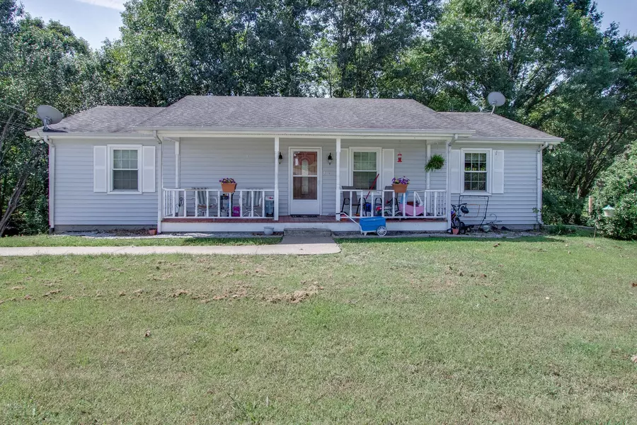 104 Kempville Hwy, Pleasant Shade, TN 37145