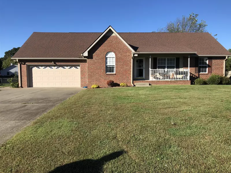 140 Honeysuckle Dr, White House, TN 37188