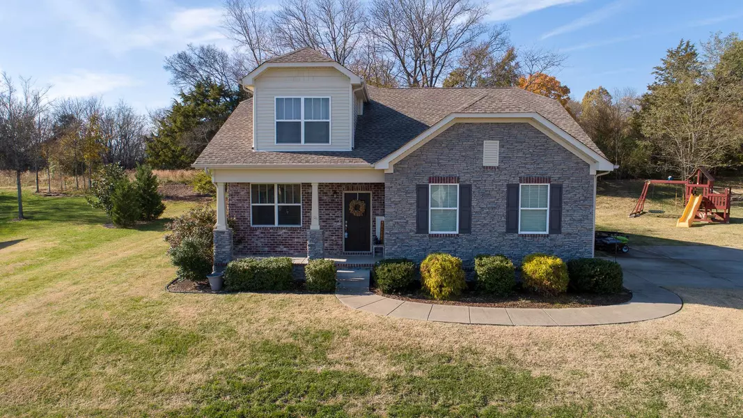 1008 Blair Oaks Ct, La Vergne, TN 37086