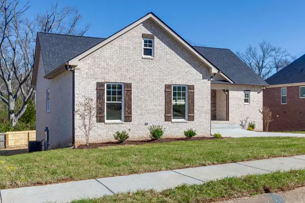 Columbia, TN 38401,3270 Mecklenburg Dr