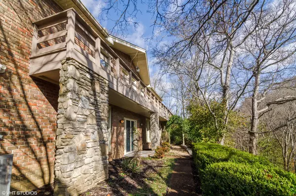 Nashville, TN 37220,5161 Granny White Pike