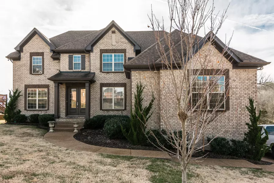 218 Crooked Creek Ln, Hendersonville, TN 37075