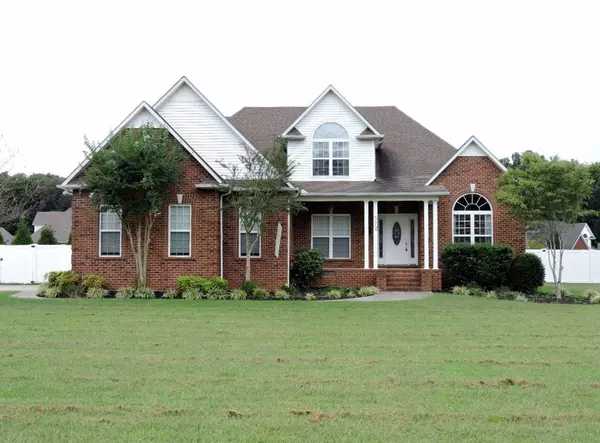 572 Hunters Landing Dr, Manchester, TN 37355