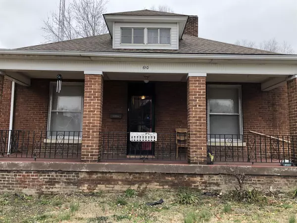 610 W Wood St, Paris, TN 38242