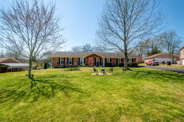 704 Shenandoah Dr, Columbia, TN 38401