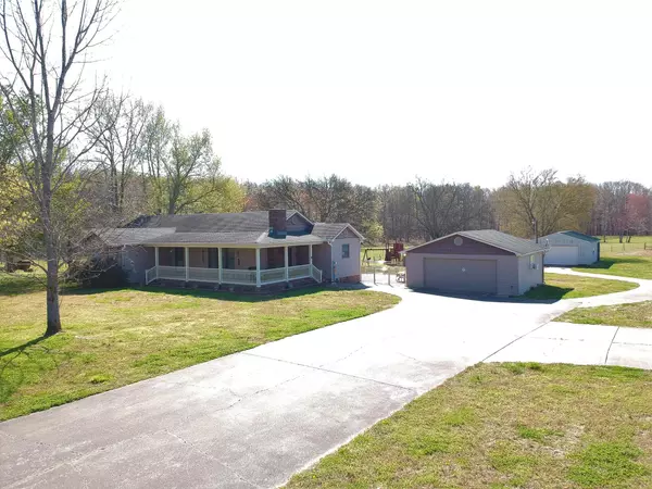 152 Old Camargo Rd, Fayetteville, TN 37334