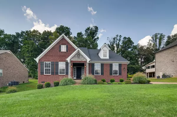 7113 Triple Crown Ln, Fairview, TN 37062