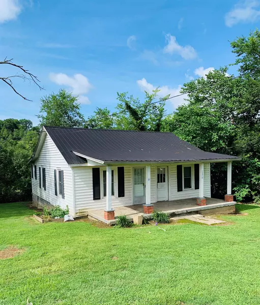 122 Kempville Hwy, Pleasant Shade, TN 37145