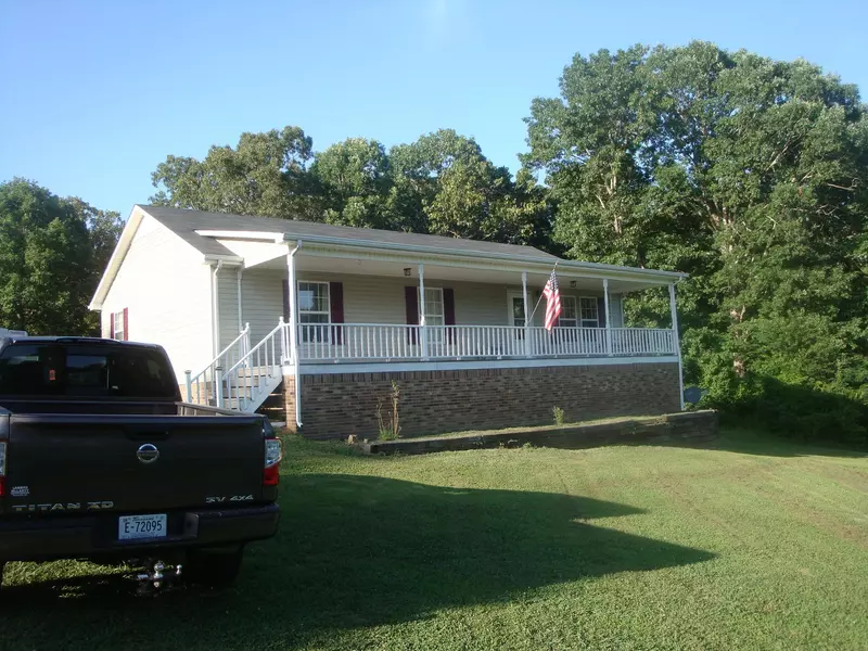 55 Oakwood Ave, Summertown, TN 38483