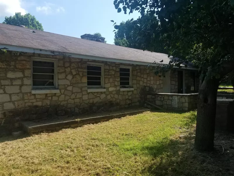 919 Carpenter St, Clarksville, TN 37040