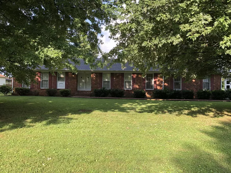 208 Riggs Ave, Portland, TN 37148