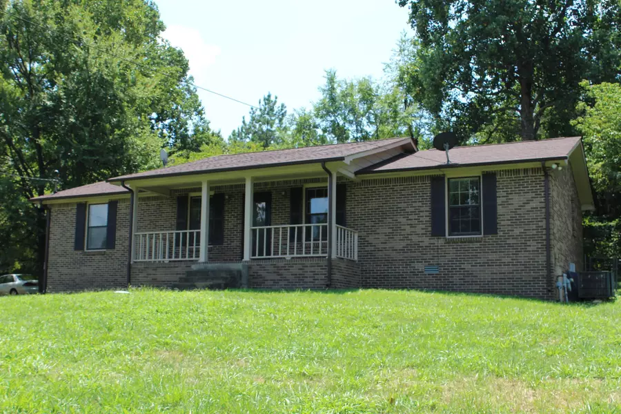 1022 Garton Rd, Burns, TN 37029