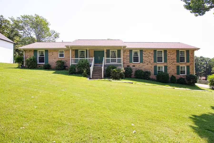 105 Cherry Hill Dr, Hendersonville, TN 37075