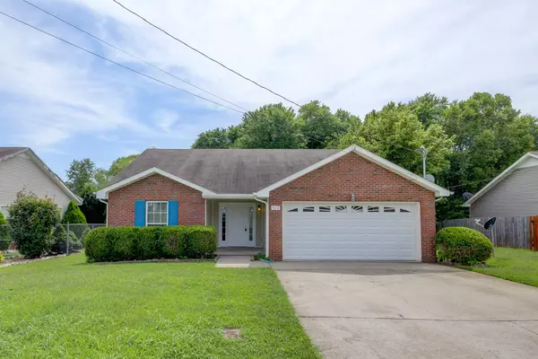 422 Faulkner Dr, Clarksville, TN 37042