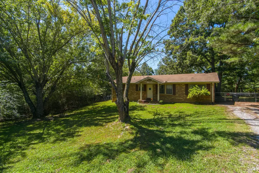 114 Maple St, Dickson, TN 37055