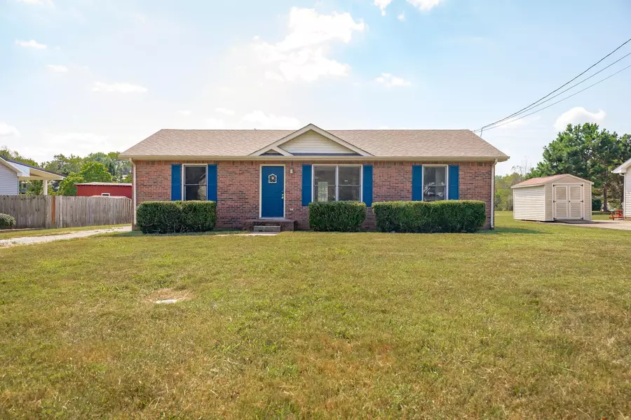 1496 Sunshine Dr, Clarksville, TN 37042