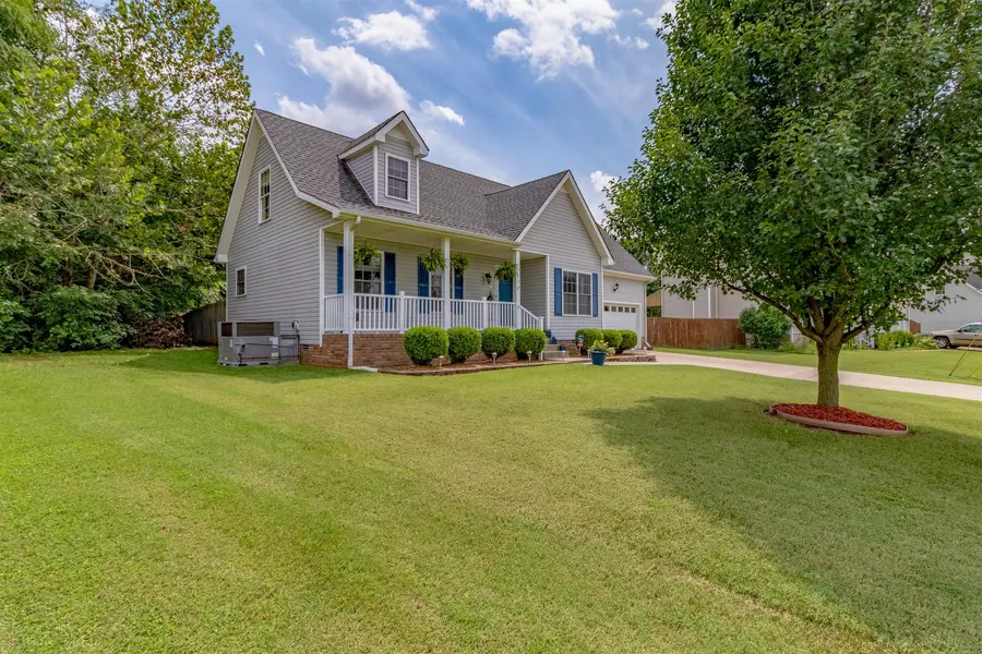 983 Hedge Apple Dr, Clarksville, TN 37040