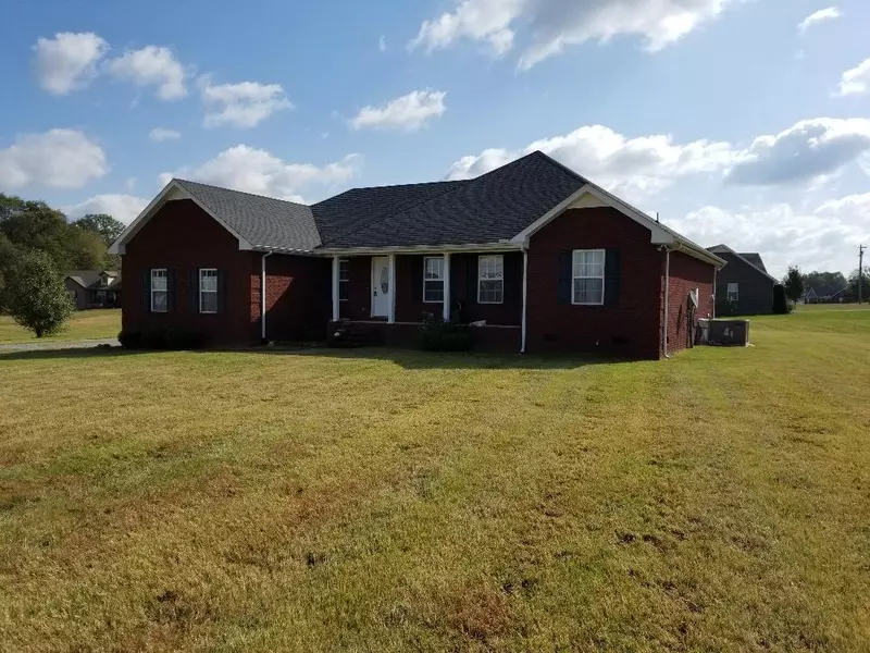 1020 Peak Dr, Castalian Springs, TN 37031