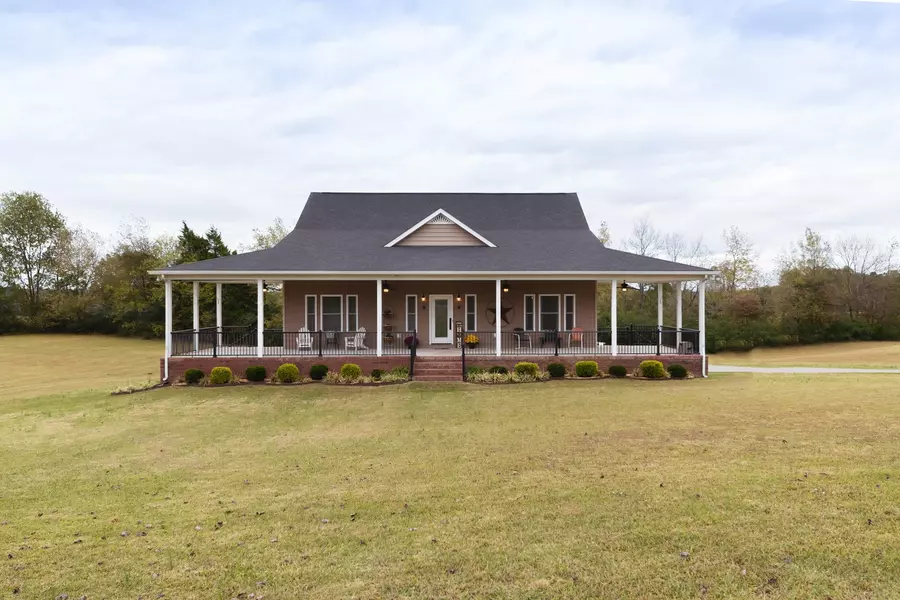 1210 Simpson Rd, Sparta, TN 38583