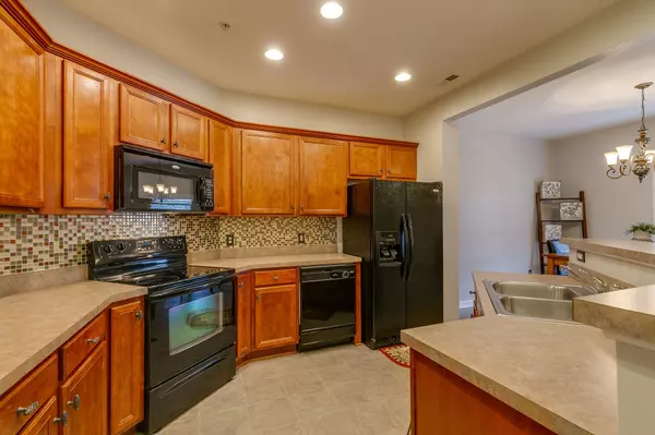 4016 Clinton Ln,  Spring Hill,  TN 37174