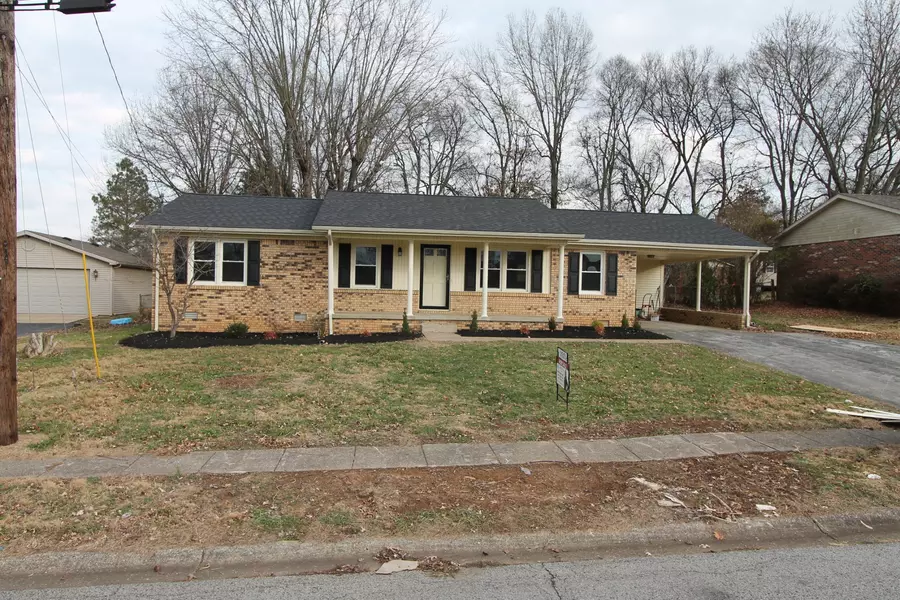 802 Springmont Dr, Hopkinsville, KY 42240