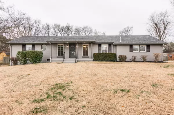 103 Castleview Dr, Hendersonville, TN 37075