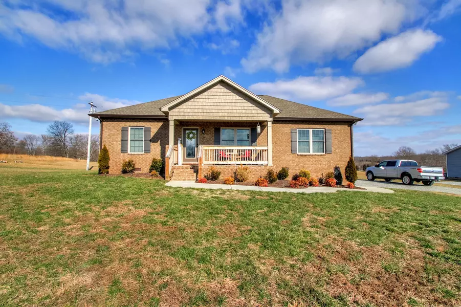 597 Womack Rd, Bethpage, TN 37022