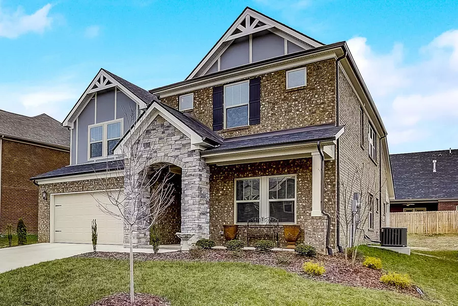 438 Fall Creek Cir, Goodlettsville, TN 37072