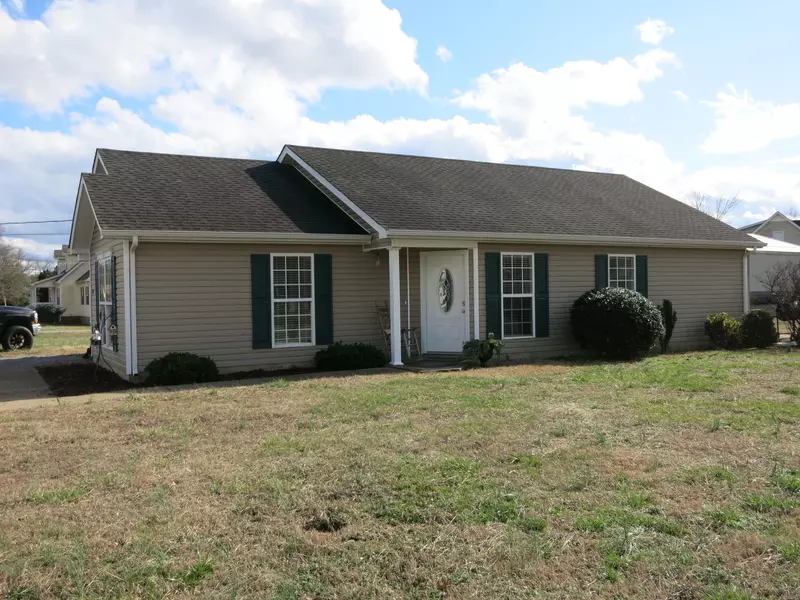 300 Shapard Dr, Shelbyville, TN 37160