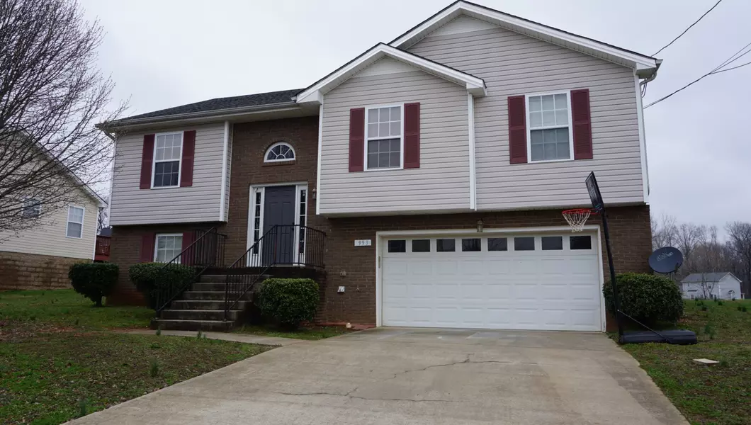 993 Silty Dr, Clarksville, TN 37042