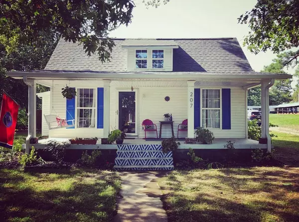 207 W South St, Greenbrier, TN 37073