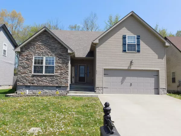 656 Fox Hound Dr, Clarksville, TN 37040