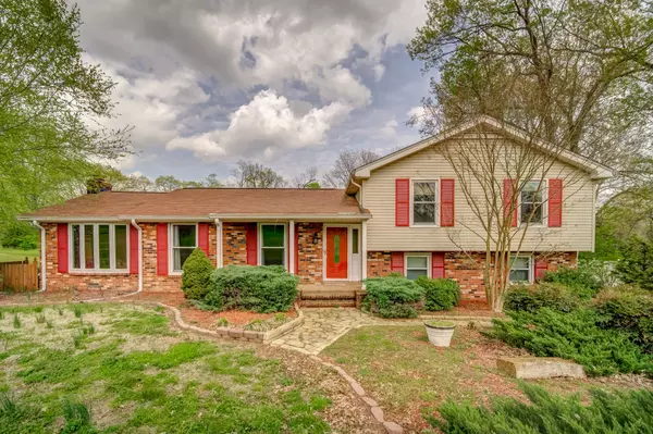 319 Highland Heights Dr, Goodlettsville, TN 37072